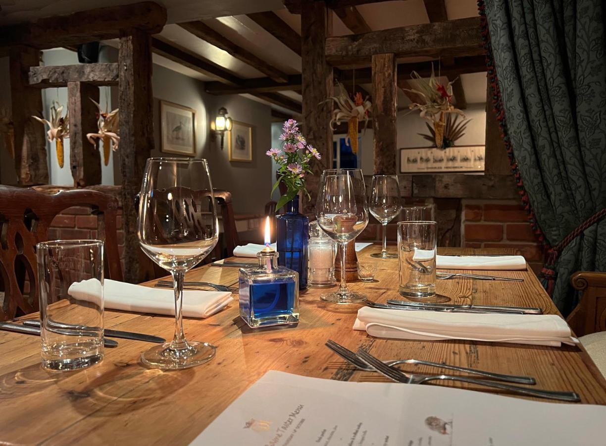 Hôtel The Queen'S Head At Broad Chalke Extérieur photo