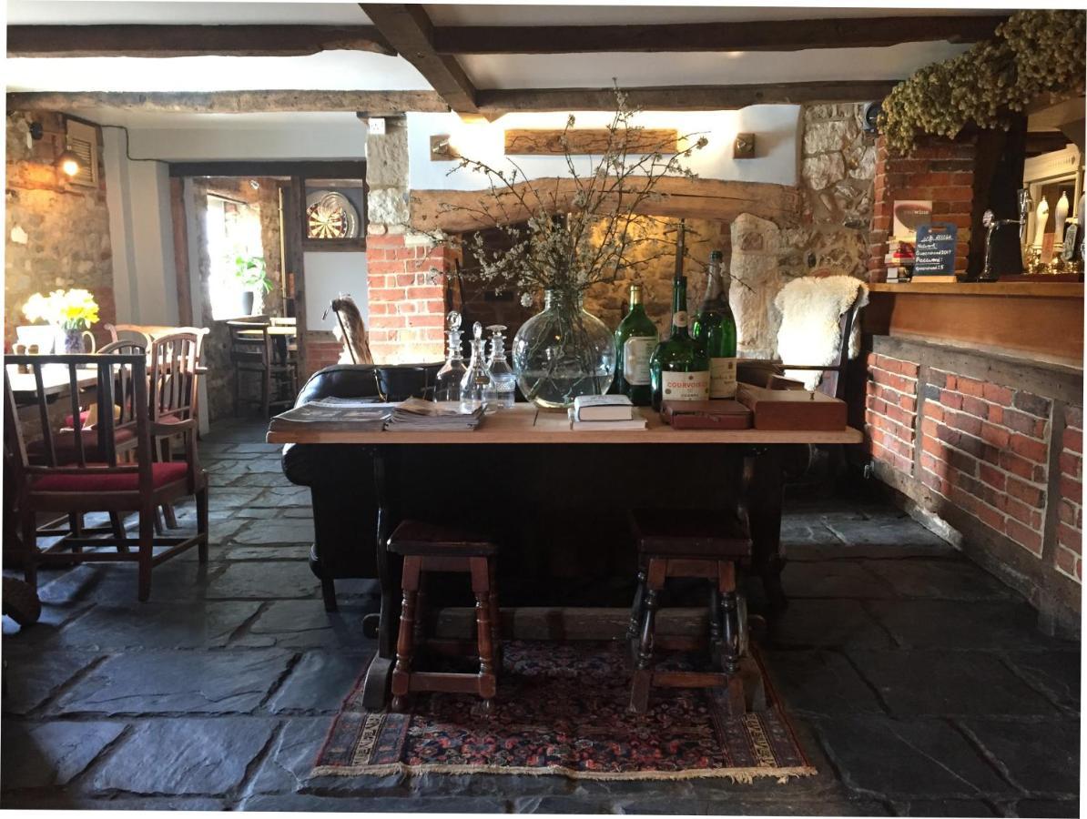 Hôtel The Queen'S Head At Broad Chalke Extérieur photo